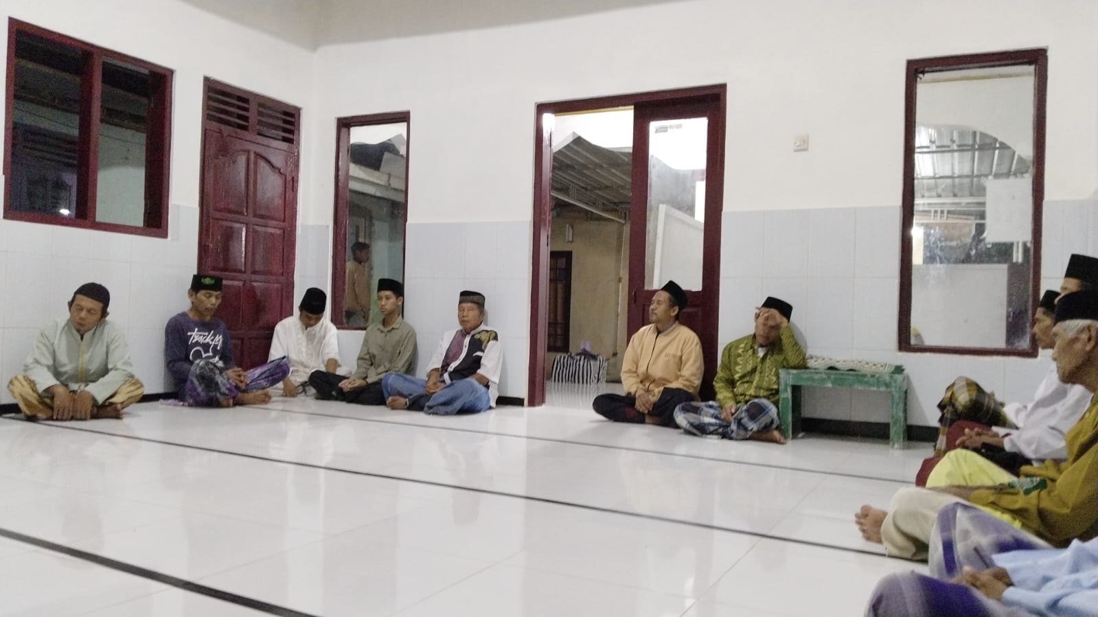 Mahasiswa KKN DR Kelompok 1 Perkuat Tata Kelola Mushala melalui Pembentukan Struktur Takmir Syifaul Qulub Mahasiswa KKN DR Kelompok 1 Perkuat Tata Kelola Mushala melalui Pembentukan Struktur Takmir Syifaul Qulub